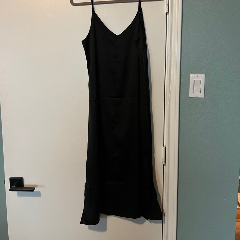 VNECK SLIP DRESS - Picture 2 of 3